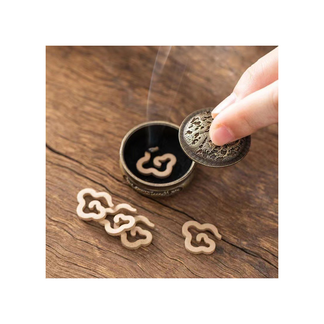 Маленька курильниця для пахощів... Маленька курильниця для пахощів...