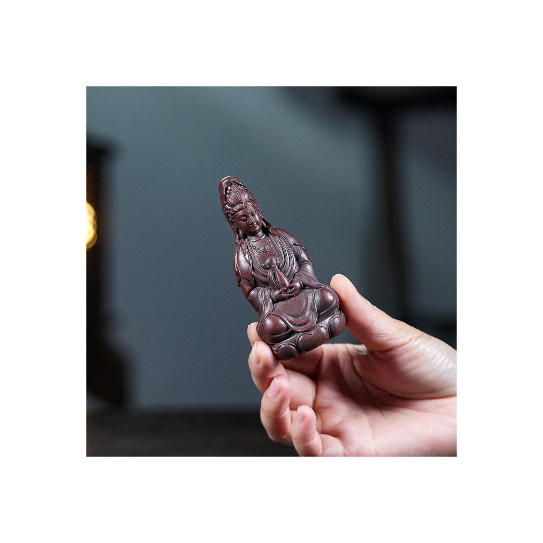 Богиня Ґуаньїнь — статуетка з... Богиня Ґуаньїнь — статуетка з...