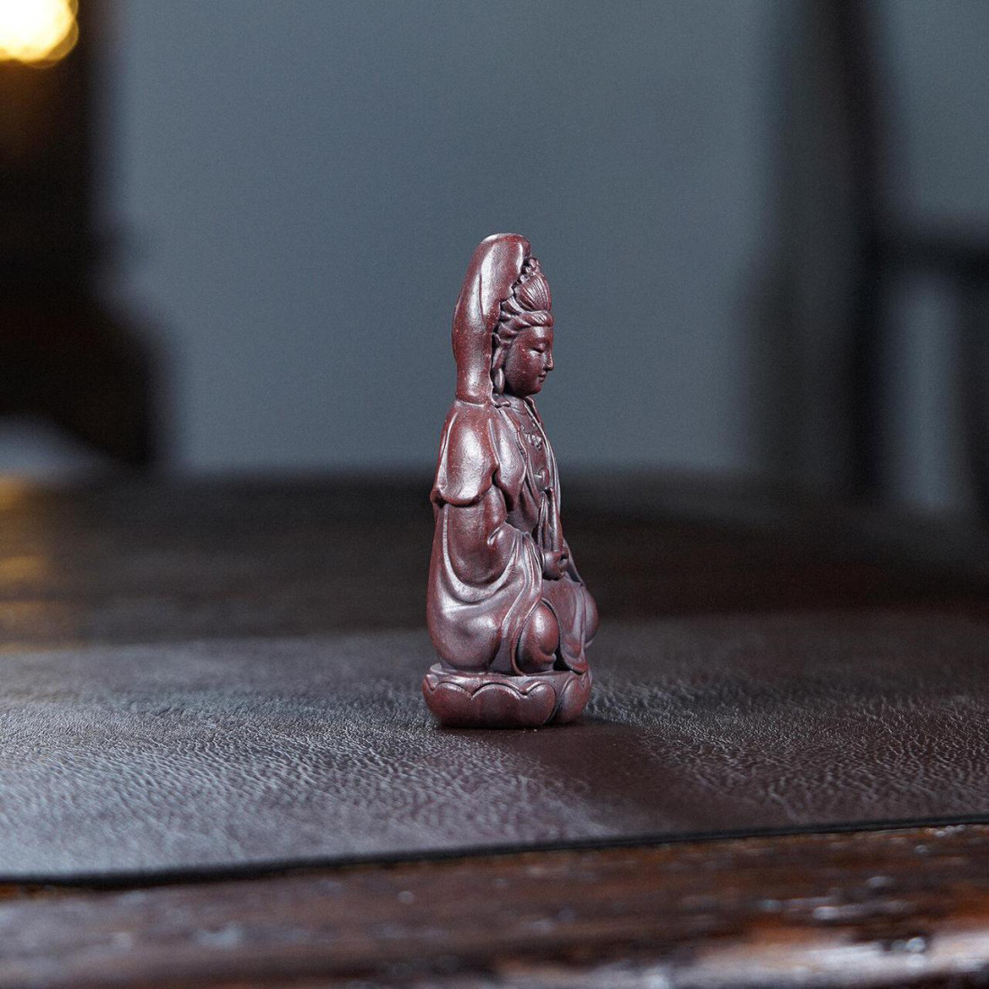 Богиня Ґуаньїнь — статуетка з... Богиня Ґуаньїнь — статуетка з...