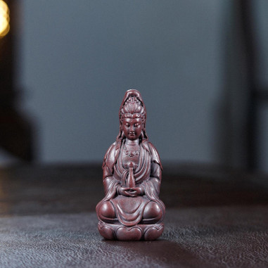 Богиня Ґуаньїнь — статуетка з... Богиня Ґуаньїнь — статуетка з...