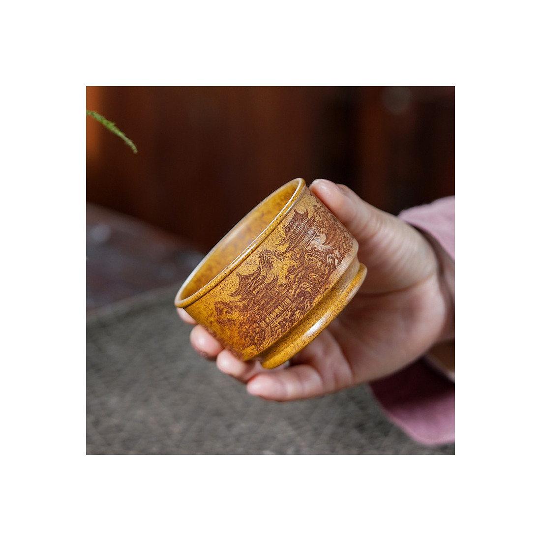 Велика чаша із їсінської глини... Велика чаша із їсінської глини...