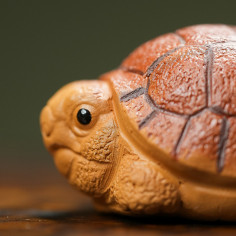 Чайна статуетка з глини... 2