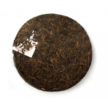 Весняні бруньки старих дерев