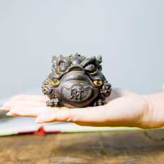 Статуетка зі смоли...