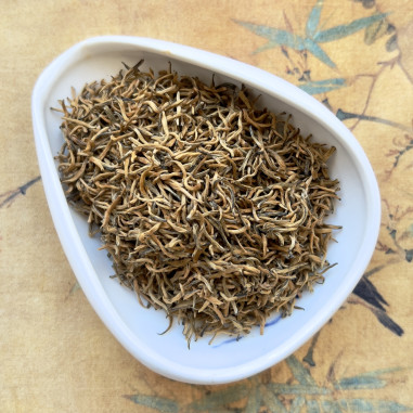 Червоний чай "Золоті брови з добірних...