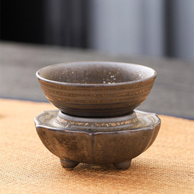 Сито на підставці у стилі "Іржава...