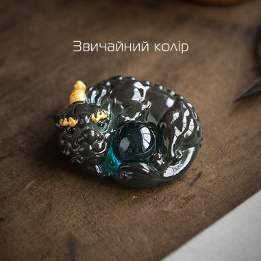 Піяо — статуетка, що змінює колір
