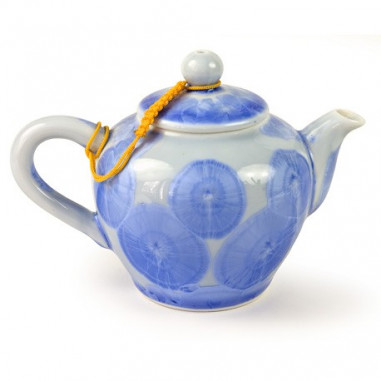Блакитний чайник із розводами глазур'ю