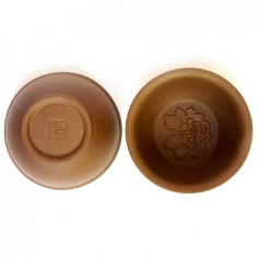 Чаша з рельєфним зображенням півонії на дні з ісинської глини (коричнева) 2