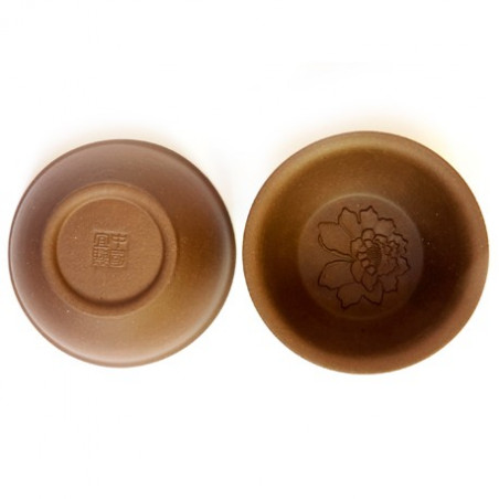 Чаша з рельєфним зображенням півонії на дні з ісинської глини (коричнева)