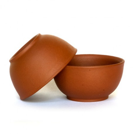 Чаша з рельєфним зображенням півонії на дні з ісинської глини (бордова)