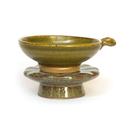 Темно-зелене сито з підставкою Темно-зелене сито з підставкою