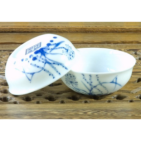 Чаша з цзиндечженської порцеляни «Лотос» Чаша з цзиндечженської порцеляни «Лотос»