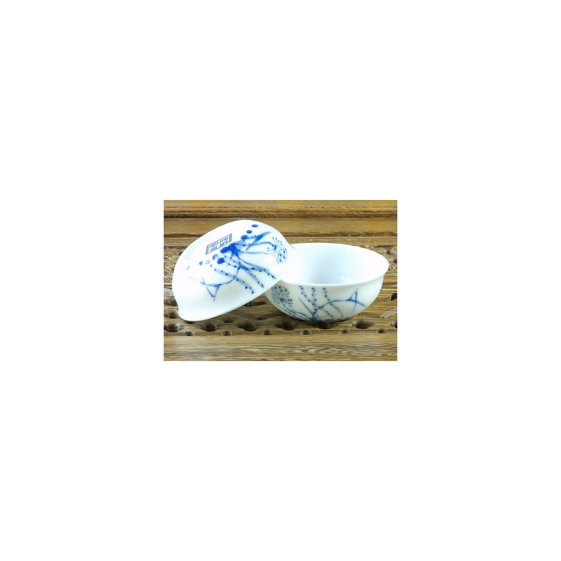 Чаша з цзиндечженської порцеляни «Лотос» Чаша з цзиндечженської порцеляни «Лотос»