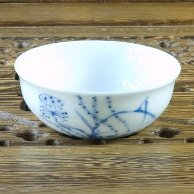 Чаша з цзиндечженської порцеляни «Лотос» Чаша з цзиндечженської порцеляни «Лотос»
