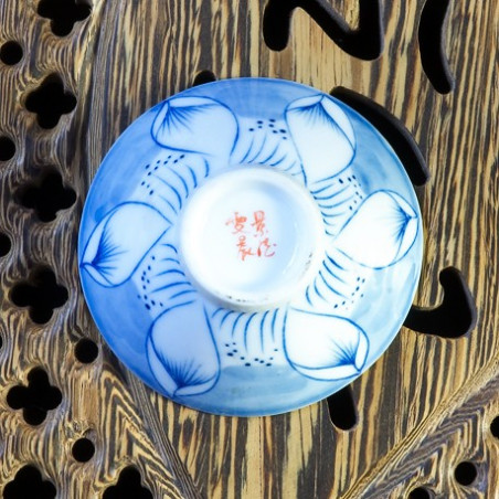 Чаша з цзиндечженьского фарфору «Лотос, що розпустився» Чаша з цзиндечженьского фарфору «Лотос, що розпустився»