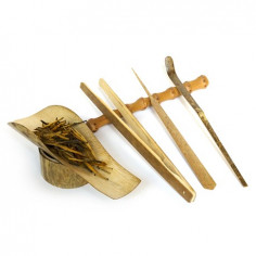 Набір чайних інструментів із плямистого бамбука.