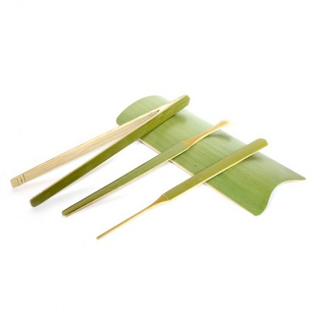 Набір чайних інструментів із зеленого бамбука.