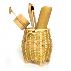 Чайні інструменти в плетеному кошику 2