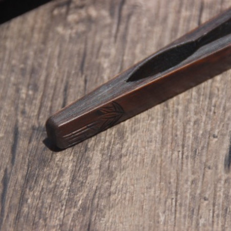 Чахе та щипці чорного кольору