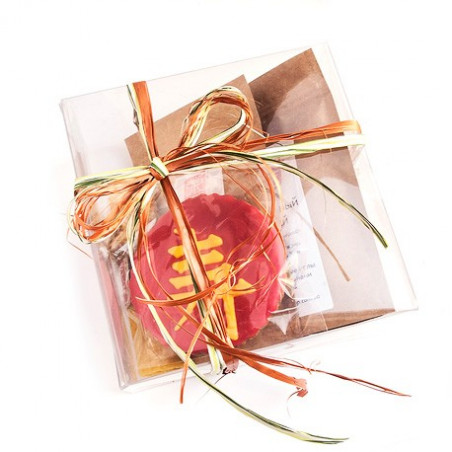 Подарунковий набір чаю з пряником у коробці. Подарунковий набір чаю з пряником у коробці.