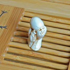 Нецке «Конфуцій (що слухає)»