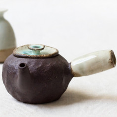 Чайник з боковою ручкою в стилі яобянь