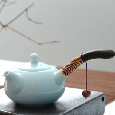 Чайник лунцюаньського випалу з боковою ручкою