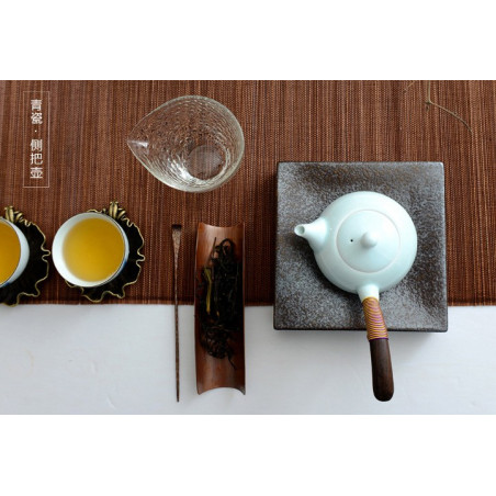 Чайник лунцюаньського випалу з боковою ручкою