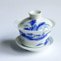 Маленька гайвань з краєвидом