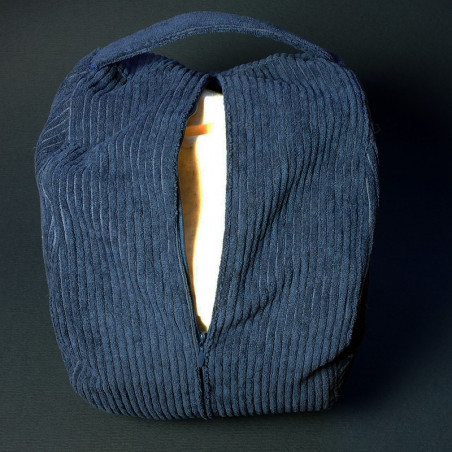 Синя подушка з вельвету