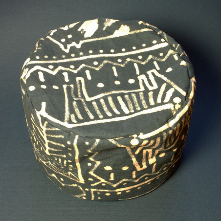 Подушка з орнаментом