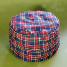 Червона подушка з тонкого велюру