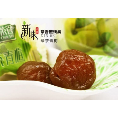 Зацукровані фрукти з чаєм у банку