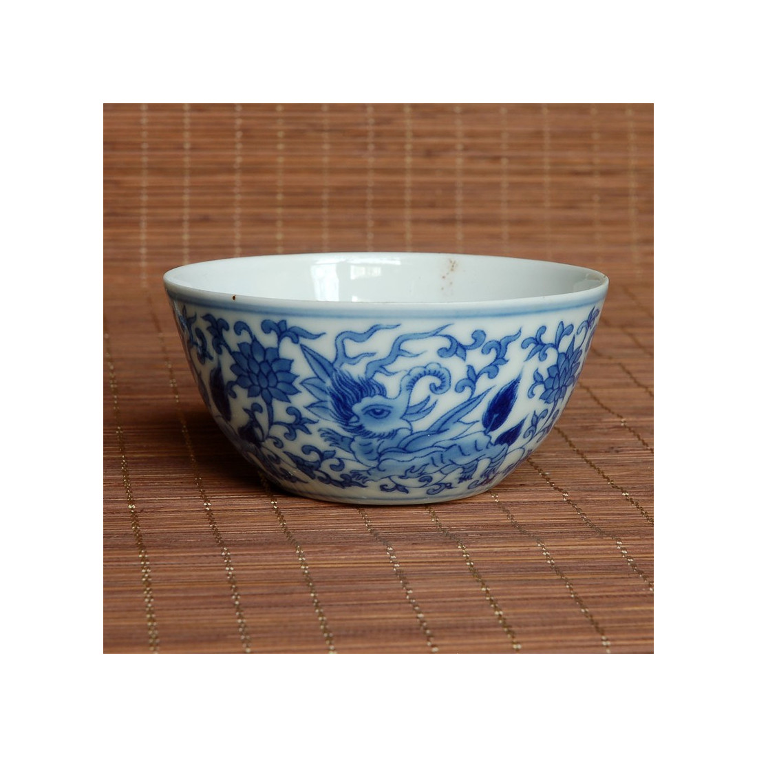 "Слони та лотоси" - чаша з тонкостінної порцеляни "Слони та лотоси" - чаша з тонкостінної порцеляни