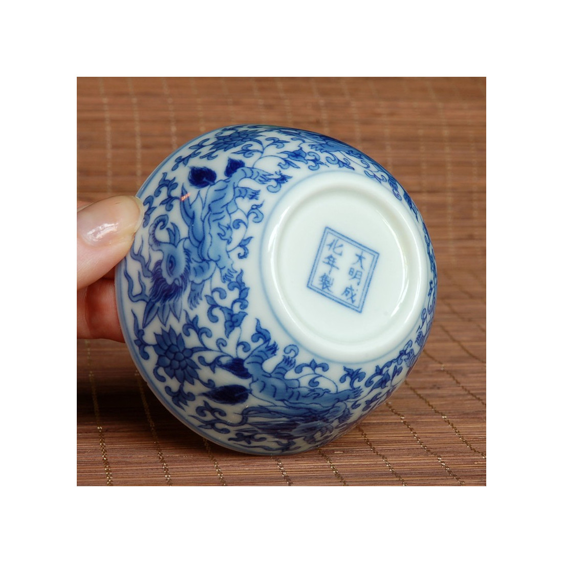 "Слони та лотоси" - чаша з тонкостінної порцеляни "Слони та лотоси" - чаша з тонкостінної порцеляни