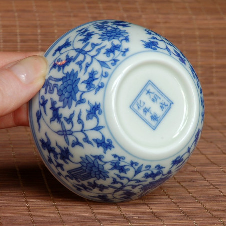 "Буддійські лотоси" - чаша з тонкостінної порцеляни "Буддійські лотоси" - чаша з тонкостінної порцеляни