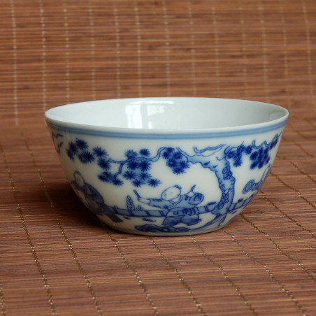 "Діти" - чаша з тонкостінної порцеляни "Діти" - чаша з тонкостінної порцеляни