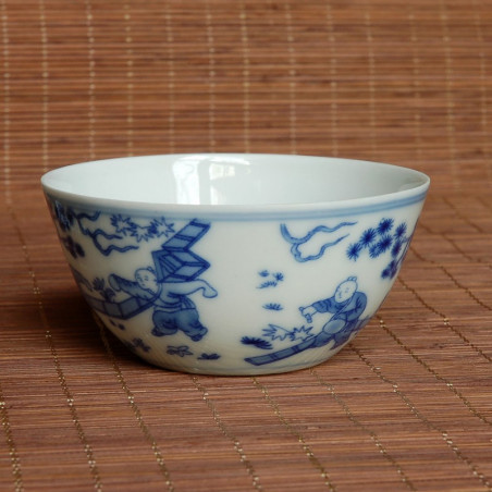 "Діти" - чаша з тонкостінної порцеляни "Діти" - чаша з тонкостінної порцеляни