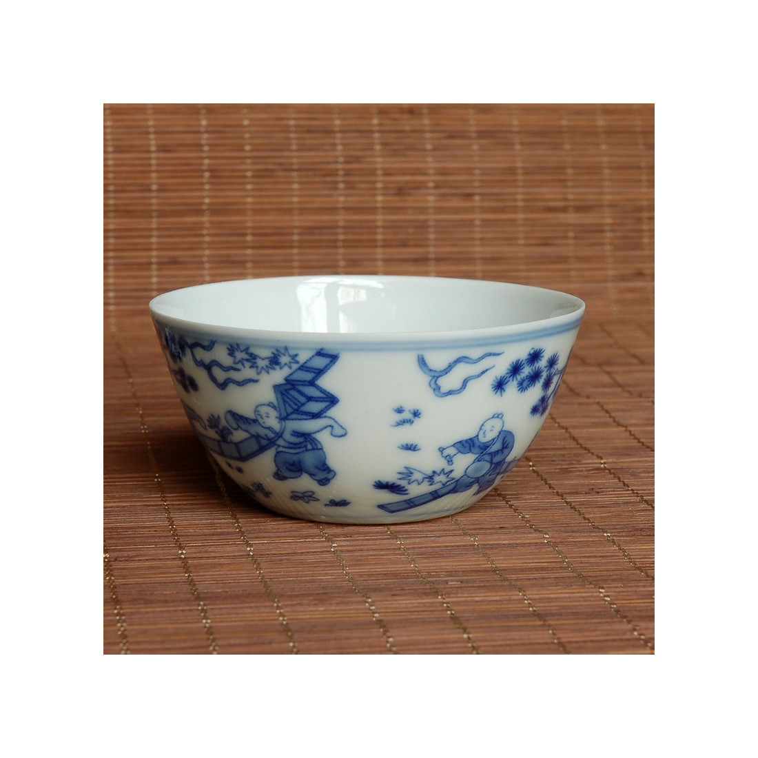 "Діти" - чаша з тонкостінної порцеляни "Діти" - чаша з тонкостінної порцеляни