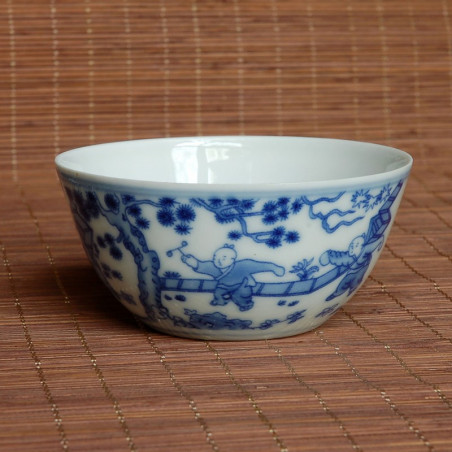 "Діти" - чаша з тонкостінної порцеляни "Діти" - чаша з тонкостінної порцеляни