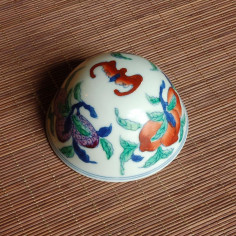 Чаша з тонкостінної порцеляни з округлим дном