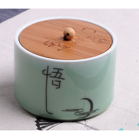 Просвітлення, селадонова чайниця з бамбуковою кришкою