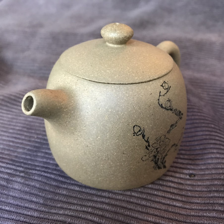 Чайник «Огорожа колодязя» (снігова слива) з ісинської глини