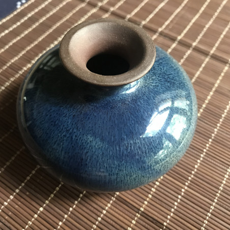 Маленька вазочка з синьою глазур'ю