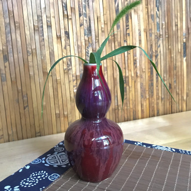 Висока маленька вазочка з малиновою глазур'ю (1)