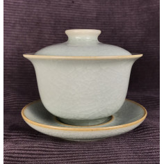 Велика гайвань із селадону сірого кольору