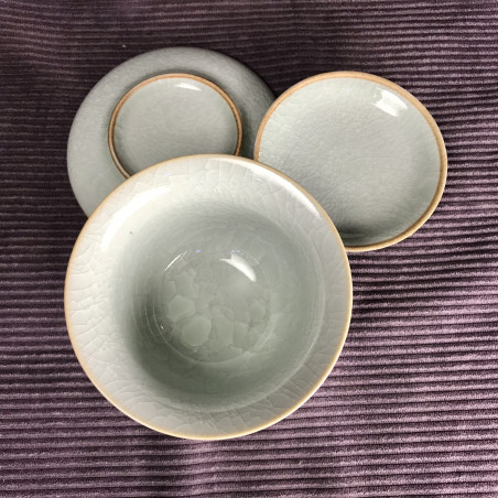 Велика гайвань із селадону сірого кольору