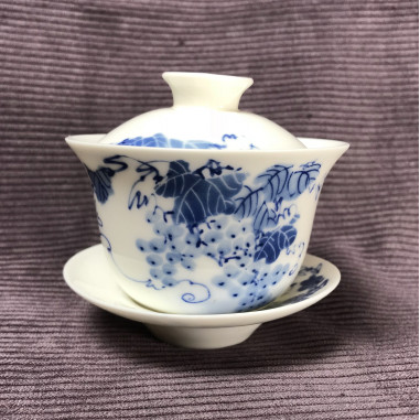 Класична гайвань із виноградом Класична гайвань із виноградом