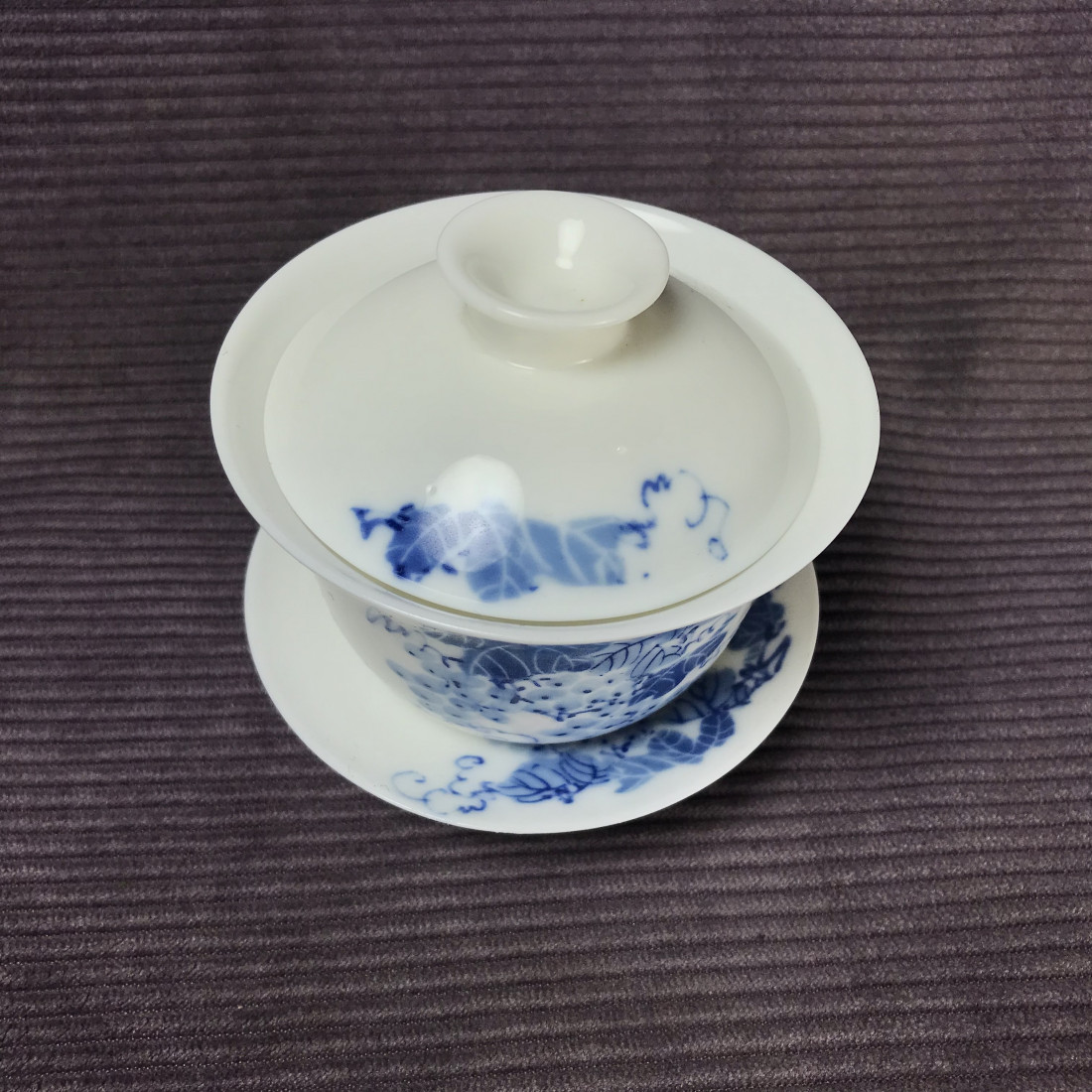 Класична гайвань із виноградом Класична гайвань із виноградом